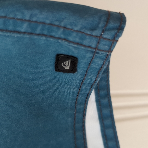 Quicksilver green & grey boardshorts amphibian in 28 - Picture 3 of 4